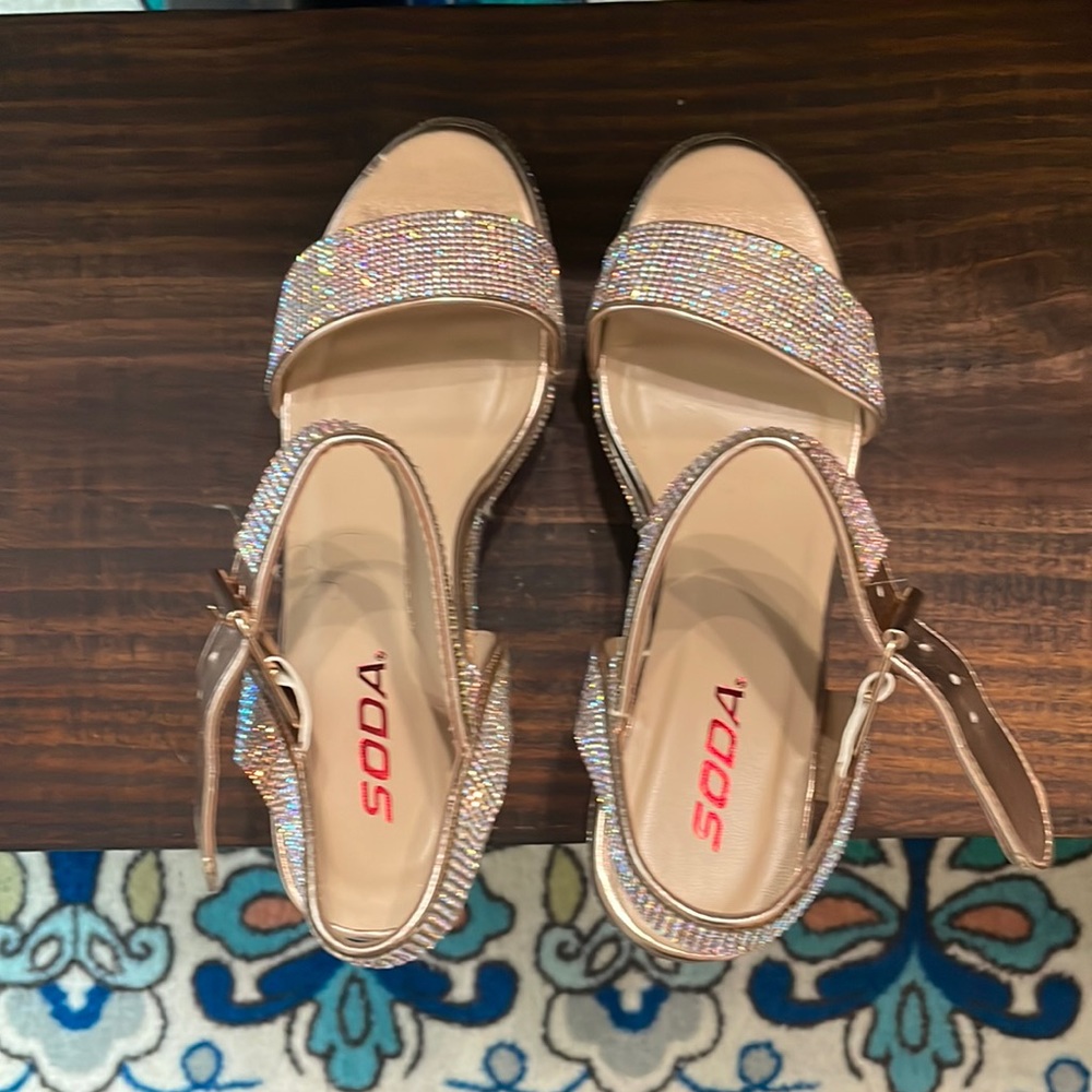 Soda 8.5 platform/wedge heel